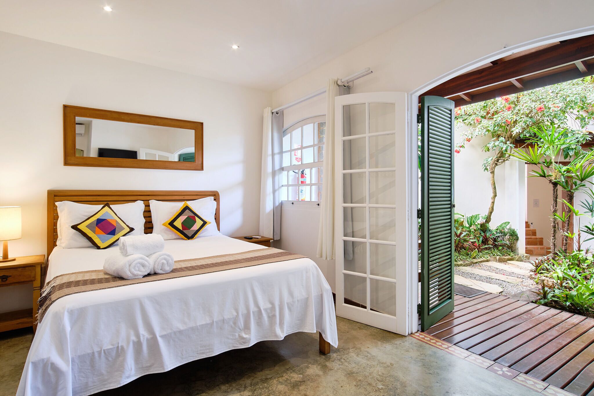 Deluxe dubbelrum - 1 queensize-säng | Sängtillbehör av högsta kvalitet och minibar