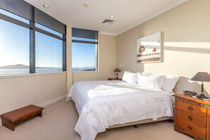 Penthouse (check-in at 43 Anzac Street, Takapuna)