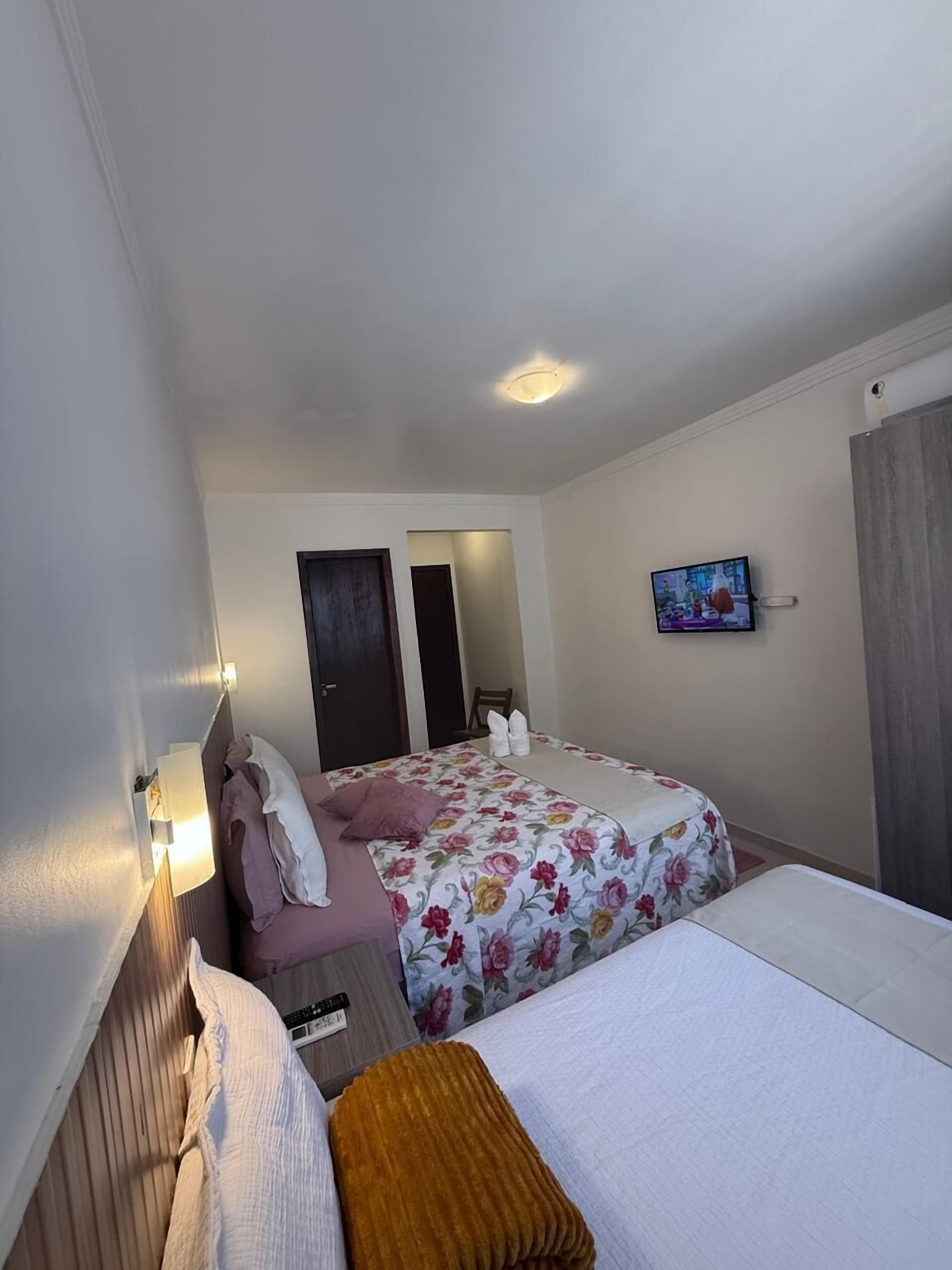 Quarto Standard Plus | Minibar, bed sheets