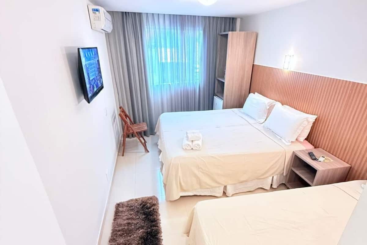 Minibar y ropa de cama