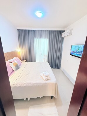 Quarto Standard King | Frigobar, roupa de cama