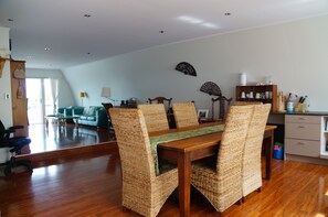 Silver Waters Cottage | In-room dining - Silver Waters Lodge (Dairy Flat)