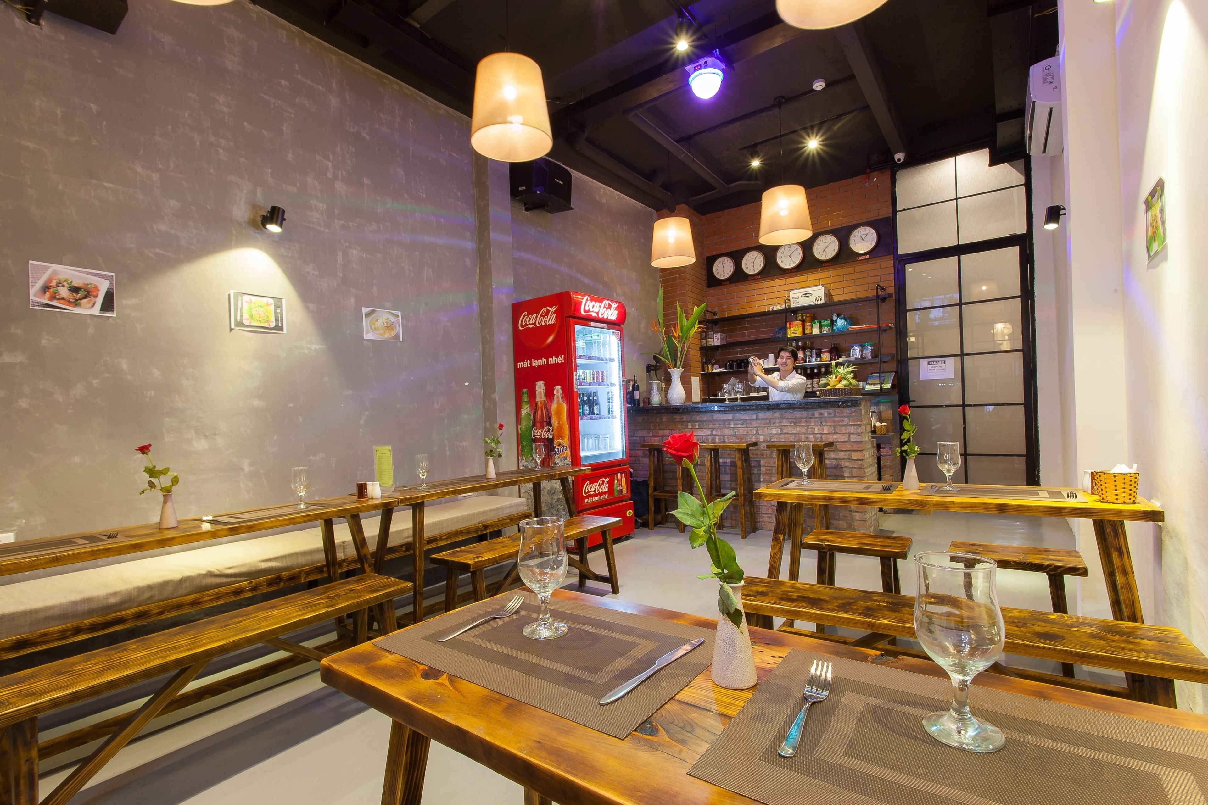 breakfast, lunch, dinner served; local and international cuisine