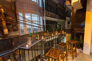 In-room safe, free WiFi, bed sheets - Luxury Backpackers (Hanoi)