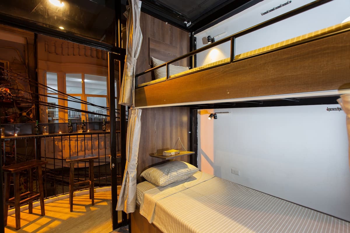 In-room safe, free WiFi, bed sheets