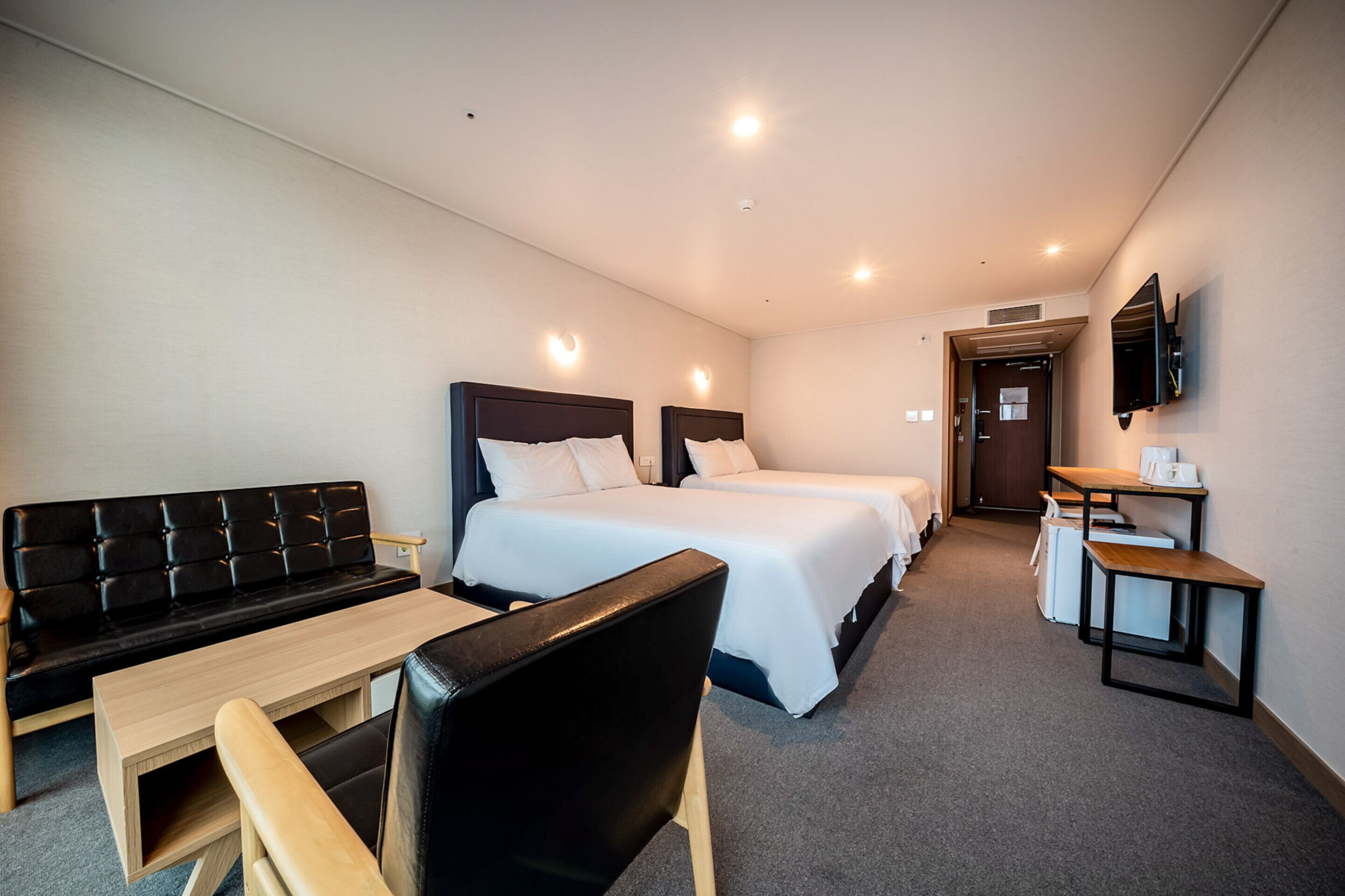 c - double twin | blackout curtains, soundproofing, free wifi, bed sheets