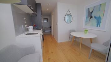 Downtown Apartment with Amazing Views | In-room dining