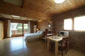 Standard Studio (Balcony)