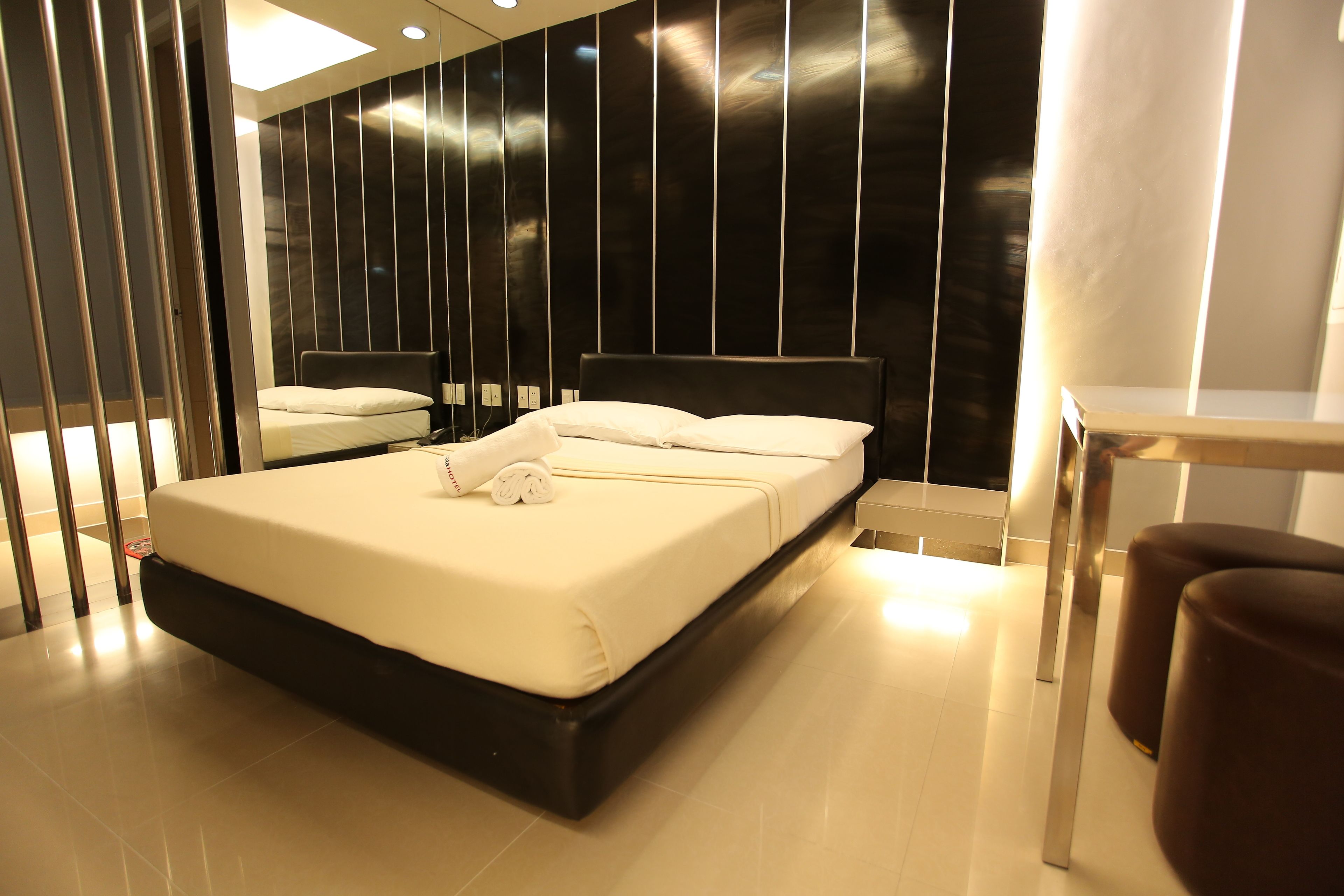 One Serenata Hotel Bacao, General Trias Room, Prices & Reviews