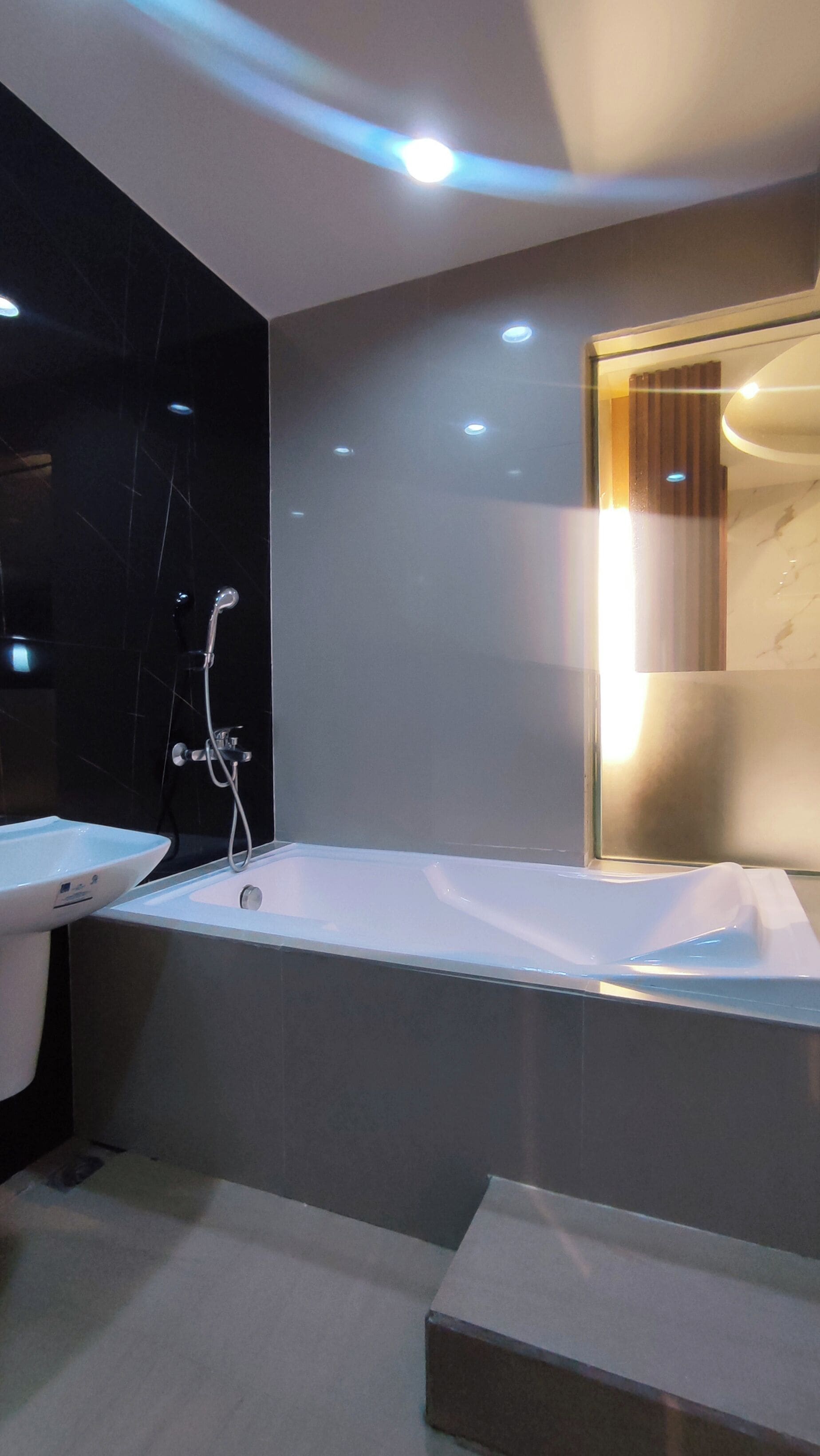 Superior Room | Bathroom | Free toiletries, hair dryer, bathrobes, slippers