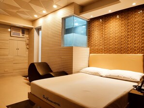 Superior Room | In-room safe, desk, iron/ironing board, free WiFi