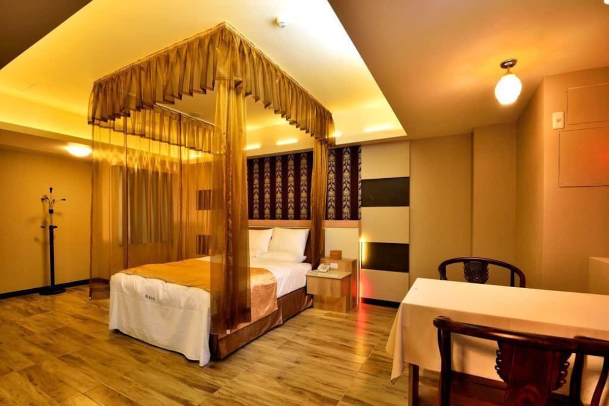Standard Double Room, Jetted Tub | Premium bedding, free minibar, individually decorated