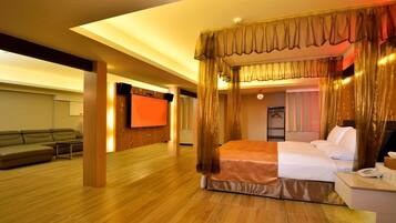 Roupas de cama premium, frigobar (abastecido com itens grátis)