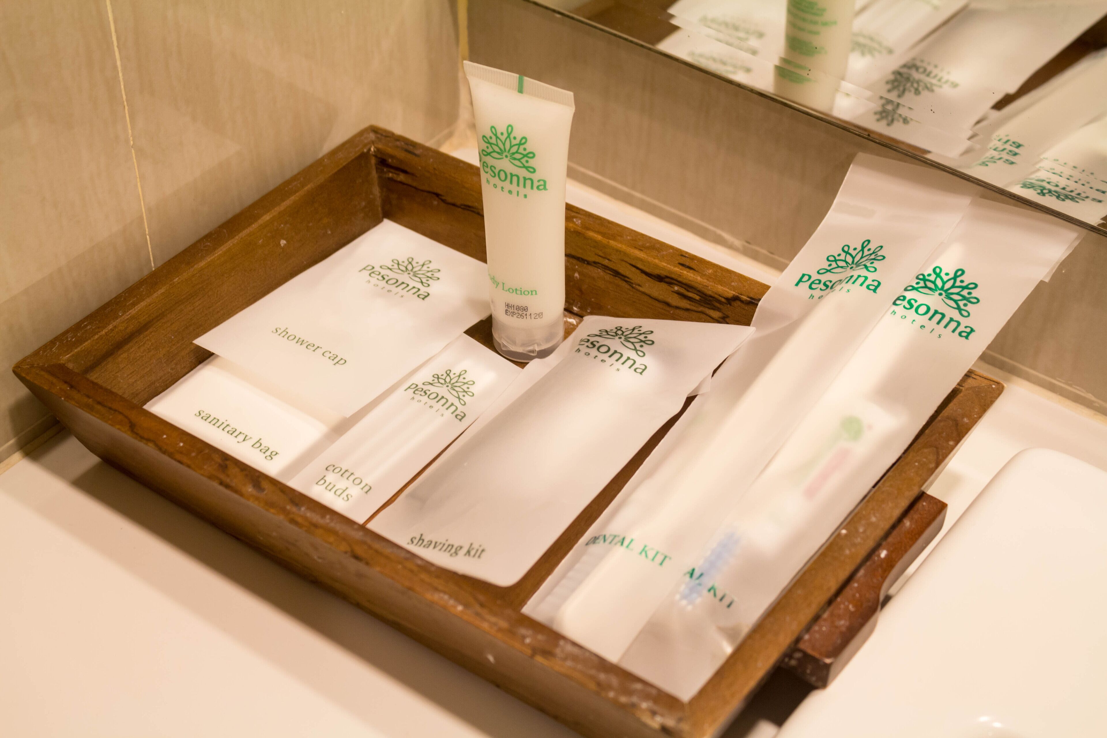 shower, rainfall showerhead, free toiletries, hair dryer