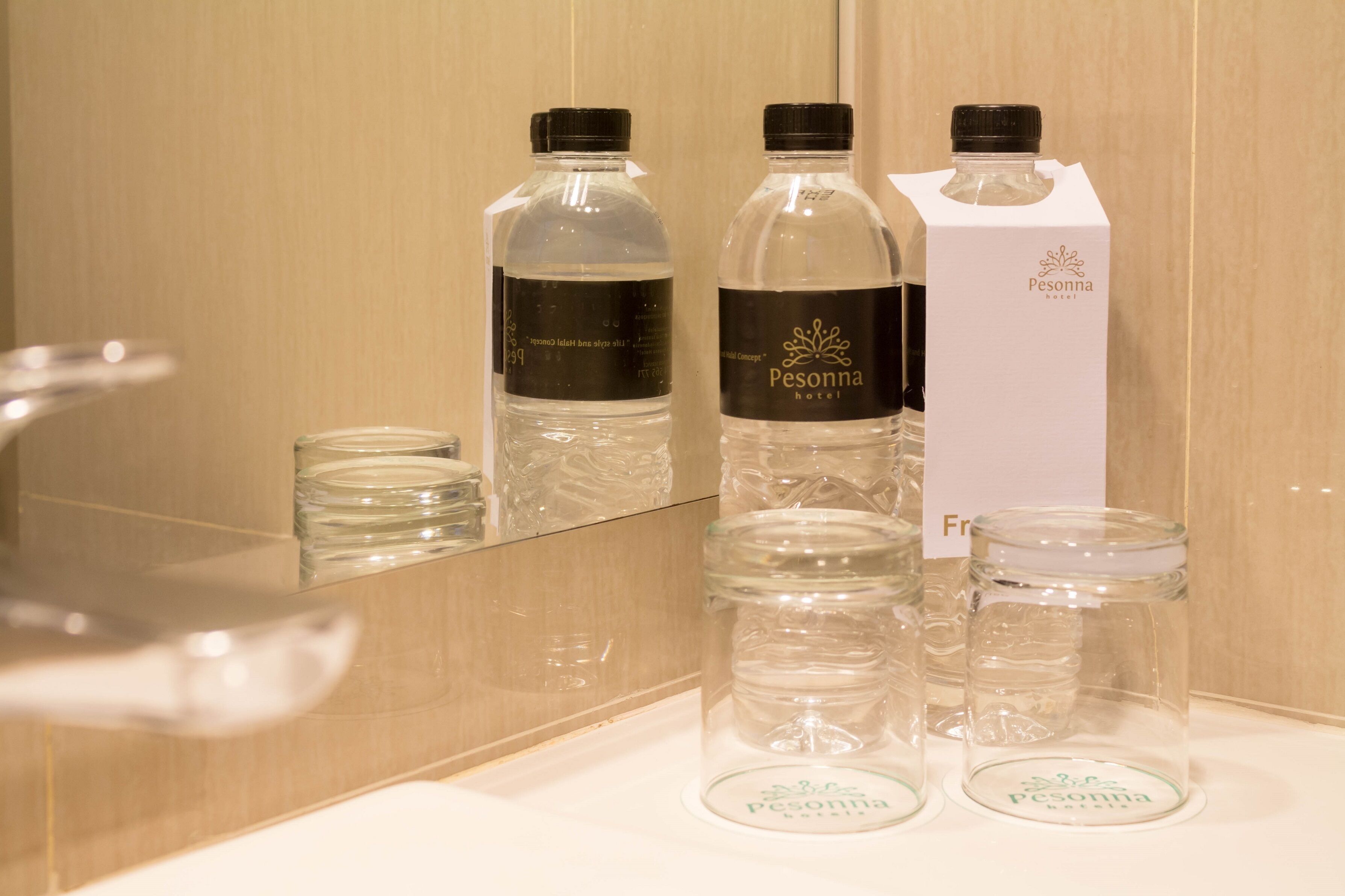 shower, rainfall showerhead, free toiletries, hair dryer