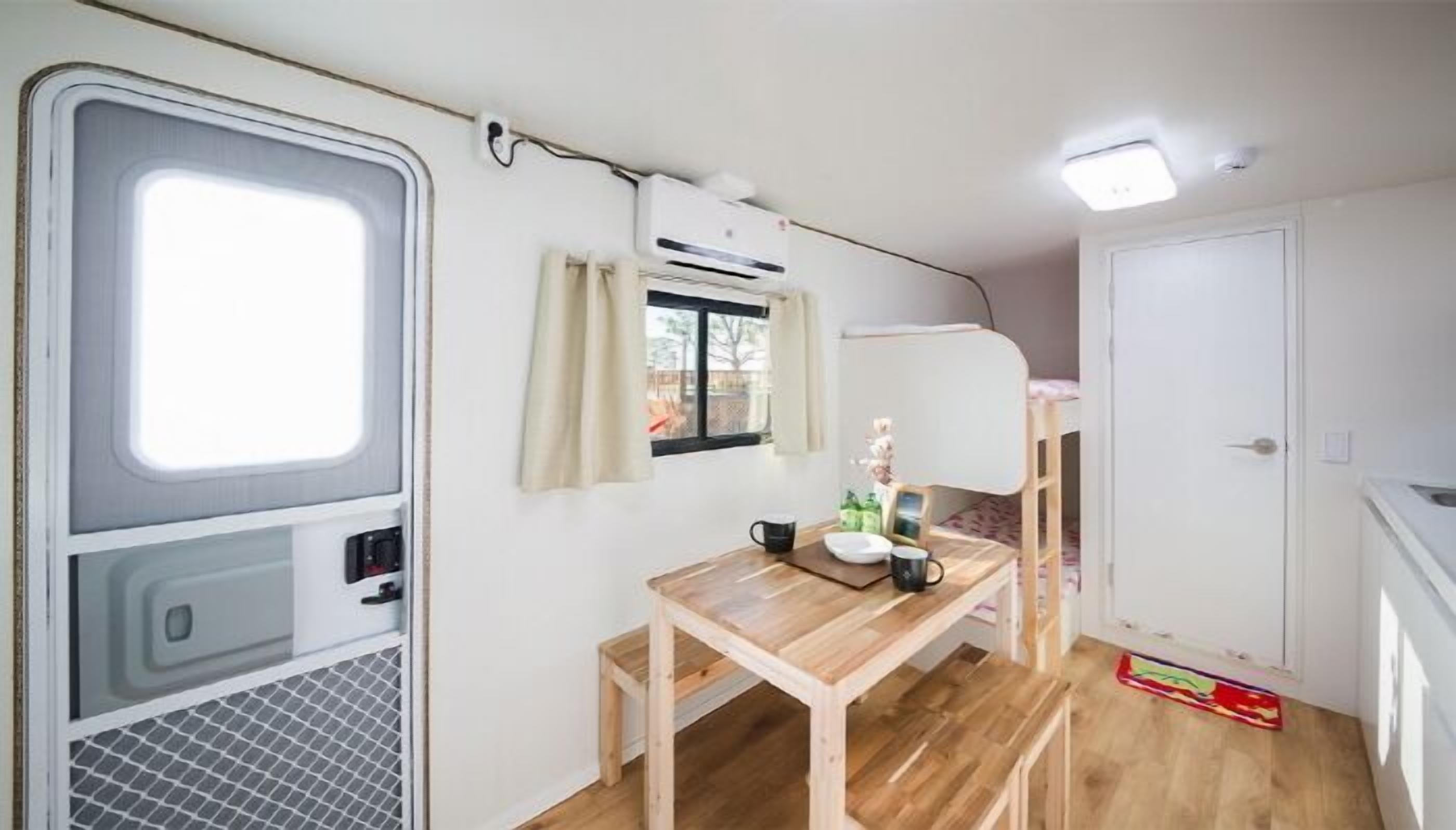 caravan | room amenity
