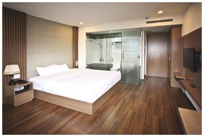 Deluxe Double Room | Minibar, in-room safe, desk, soundproofing - ABAY Hotel (Nha Trang)