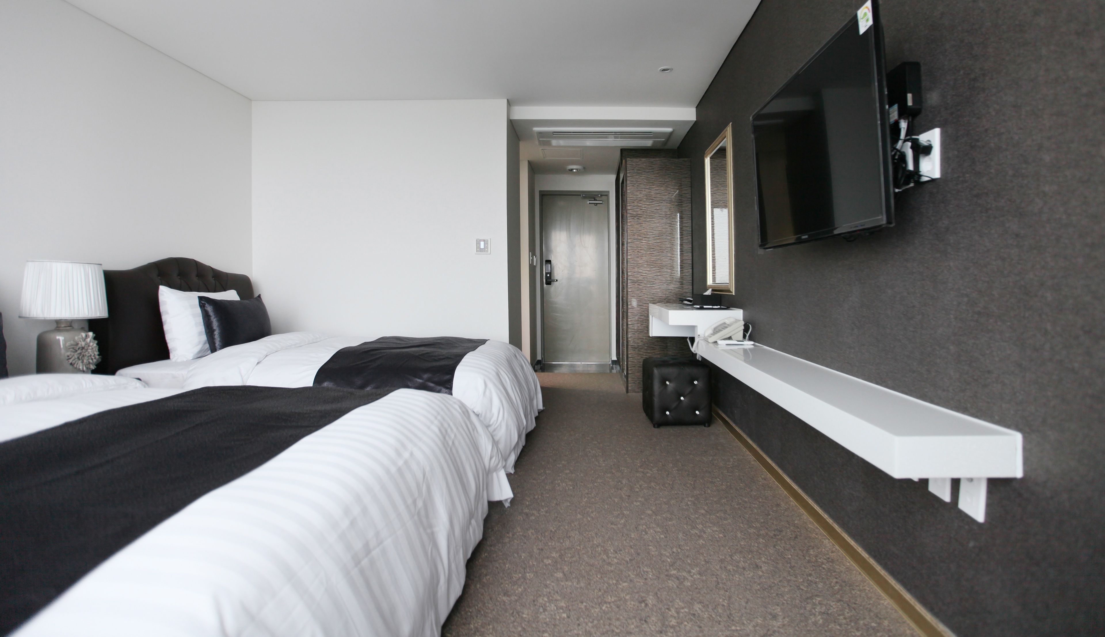 deluxe twin room | room amenity