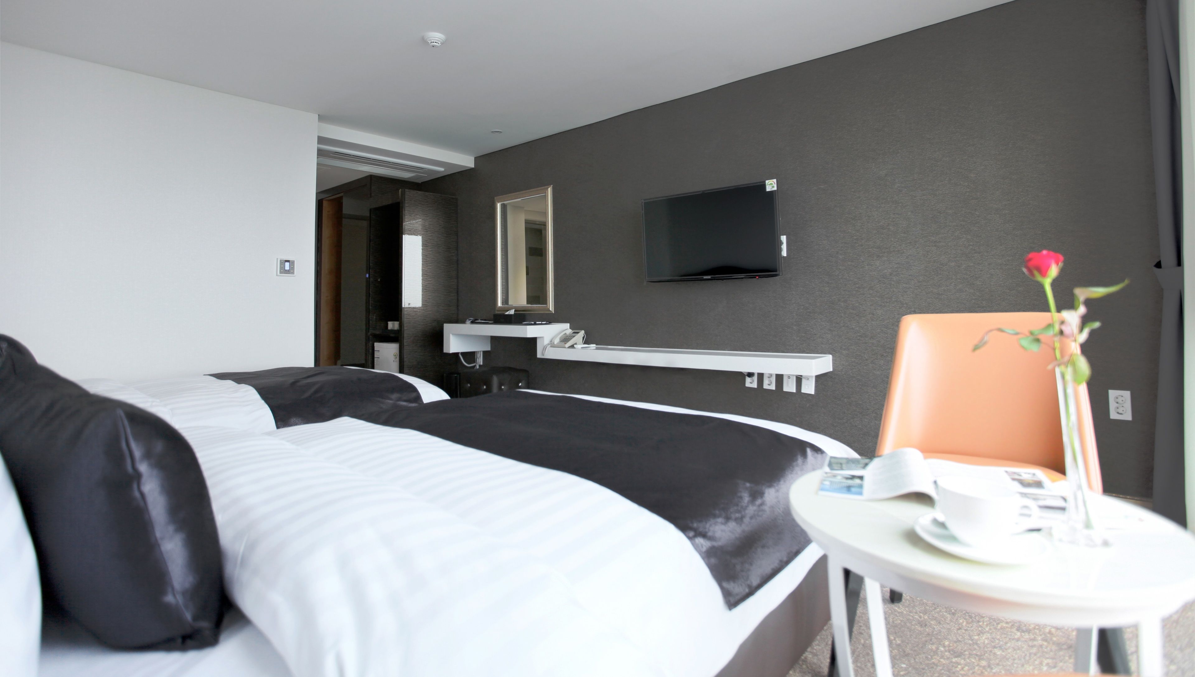 deluxe twin room | room amenity