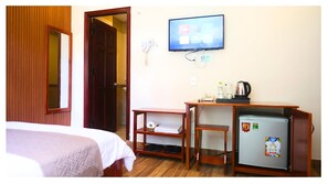 Deluxe Double Room | In-room safe, desk, laptop workspace, soundproofing - Nam Xuan Premium Hotel (Da Lat)