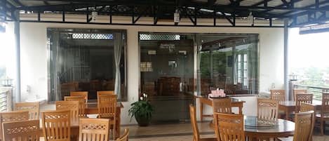 Aperto a colazione, pranzo e cena, cucina cinese