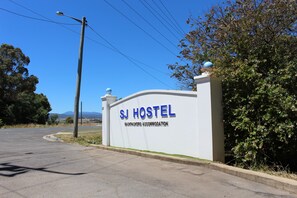 Property entrance - SJ Hostel (Legana)