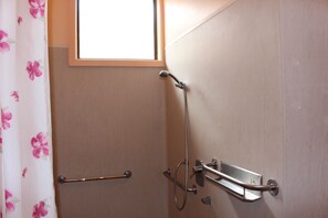 バスルームのシャワー