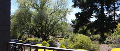 Gemeinsamer Schlafsaal, Nur Männer, eigenes Bad