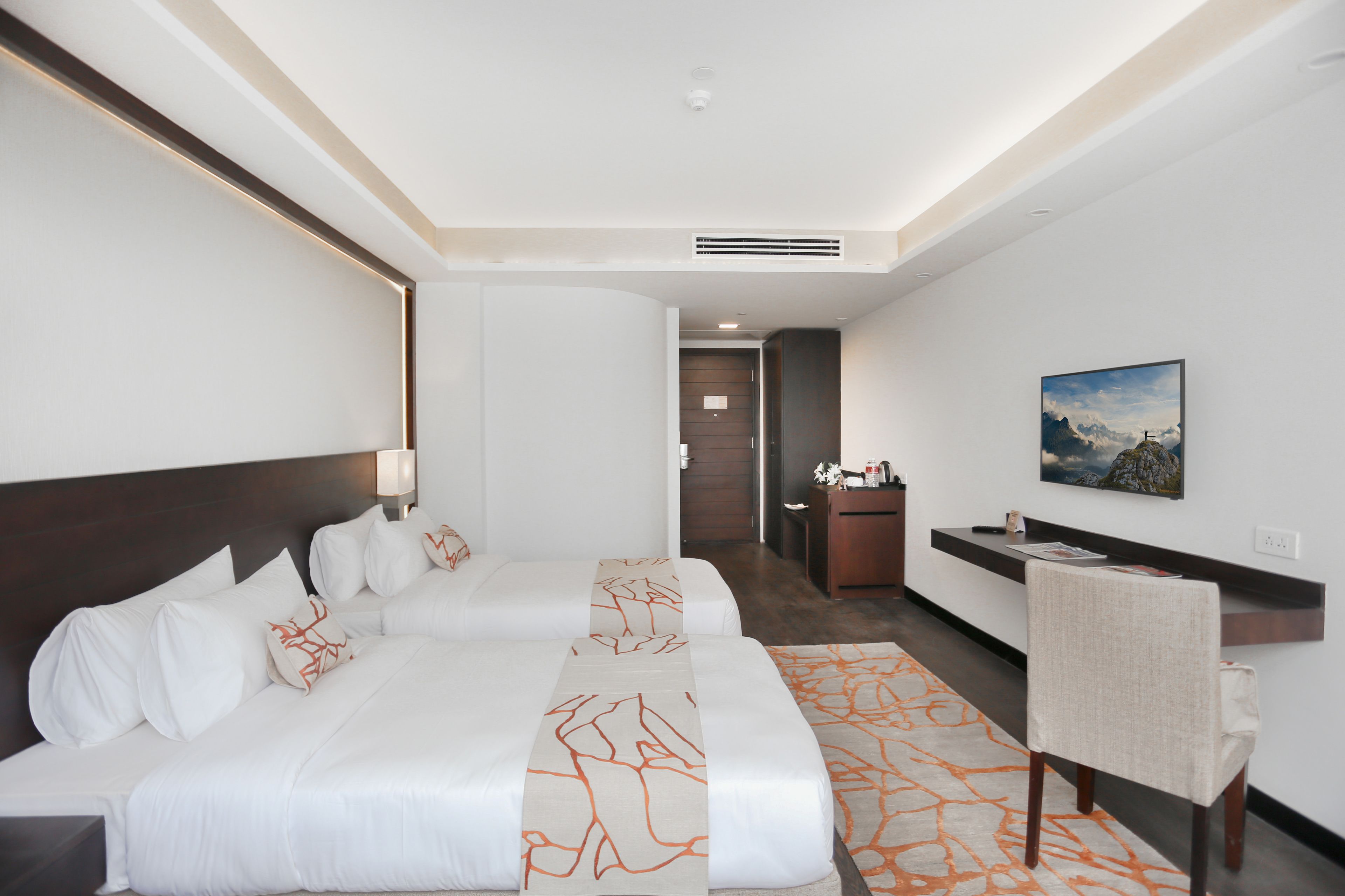 deluxe double or twin room, 1 bedroom | 1 bedroom, minibar, in-room safe, individually decorated