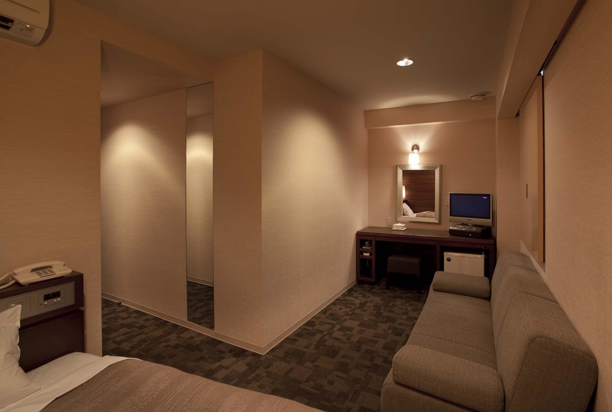 アイロン / アイロン台、WiFi (無料)