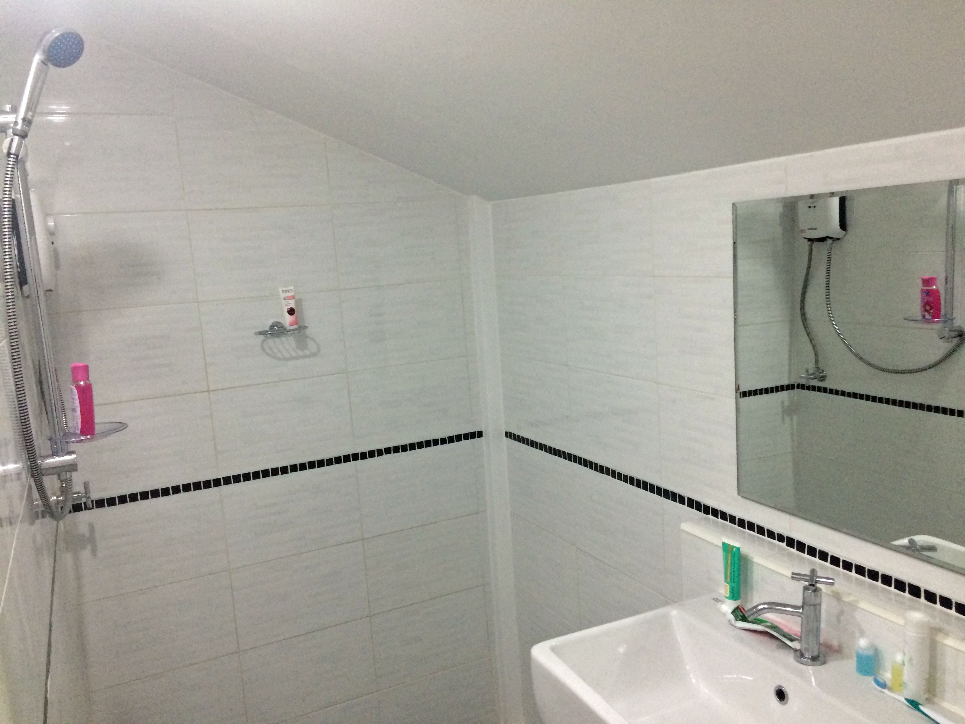 pier side room | bathroom | shower, free toiletries, hair dryer, towels