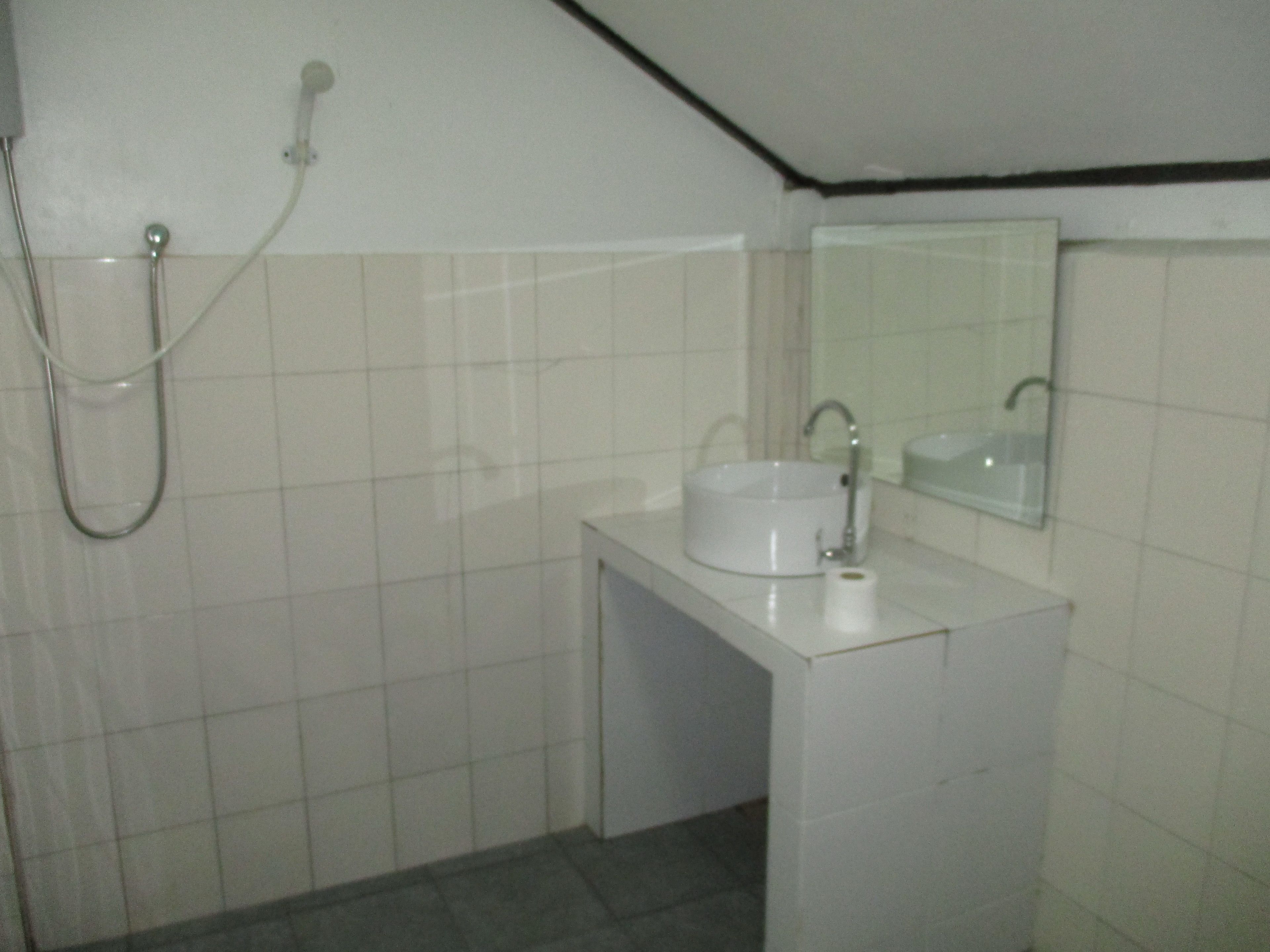 pier side room | bathroom shower