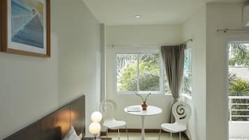 Standard Room | 迷你吧、獨特裝潢、布置獨特、書桌