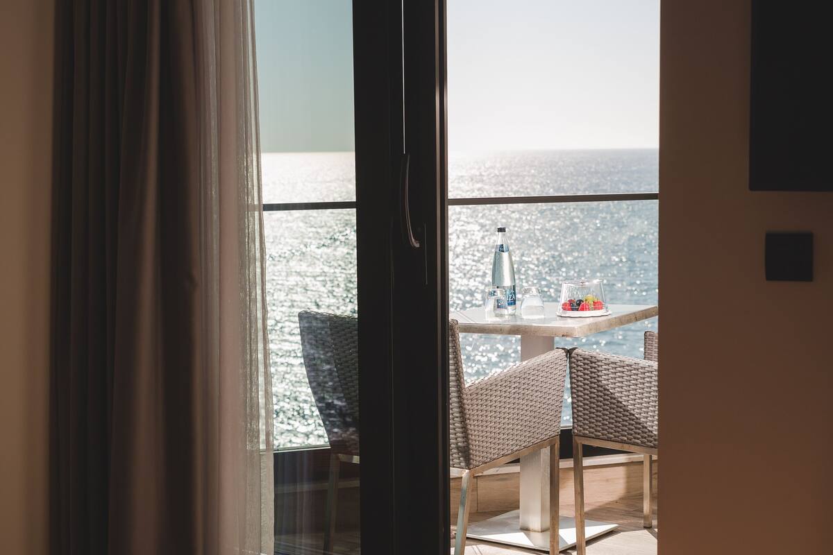 delux design double room, teracce, sea view | premium bedding, down duvets, memory-foam beds, minibar