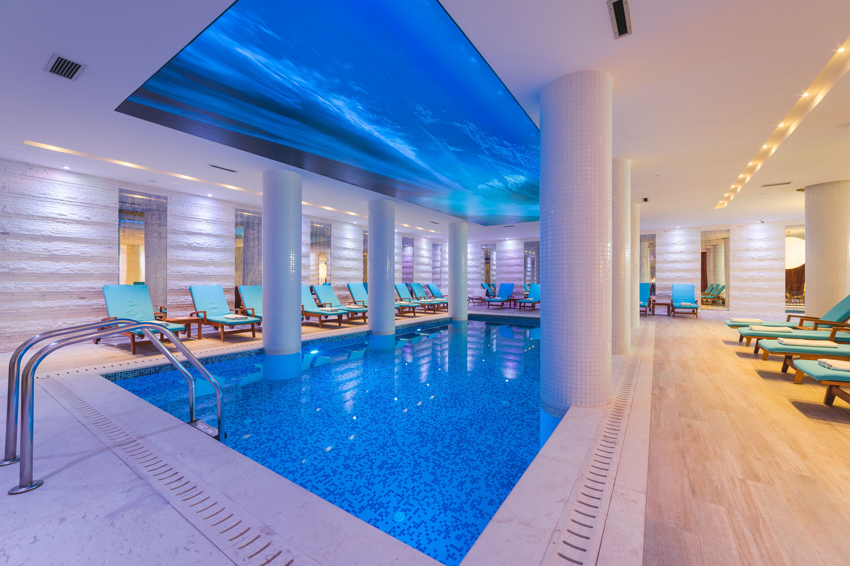 couples treatment room(s), sauna, hot tub, steam room