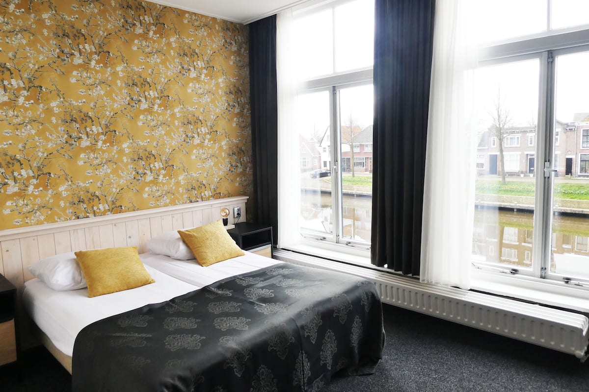 double room | desk, cots/infant beds, rollaway beds, free wifi