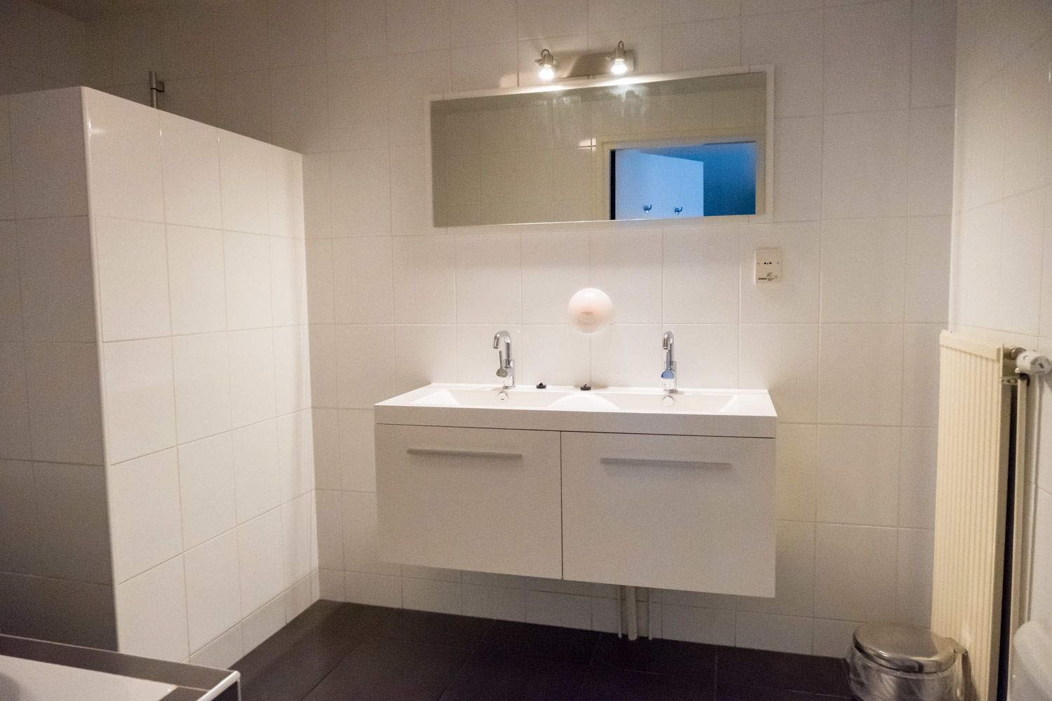 family room | desk, cots/infant beds, rollaway beds, free wifi