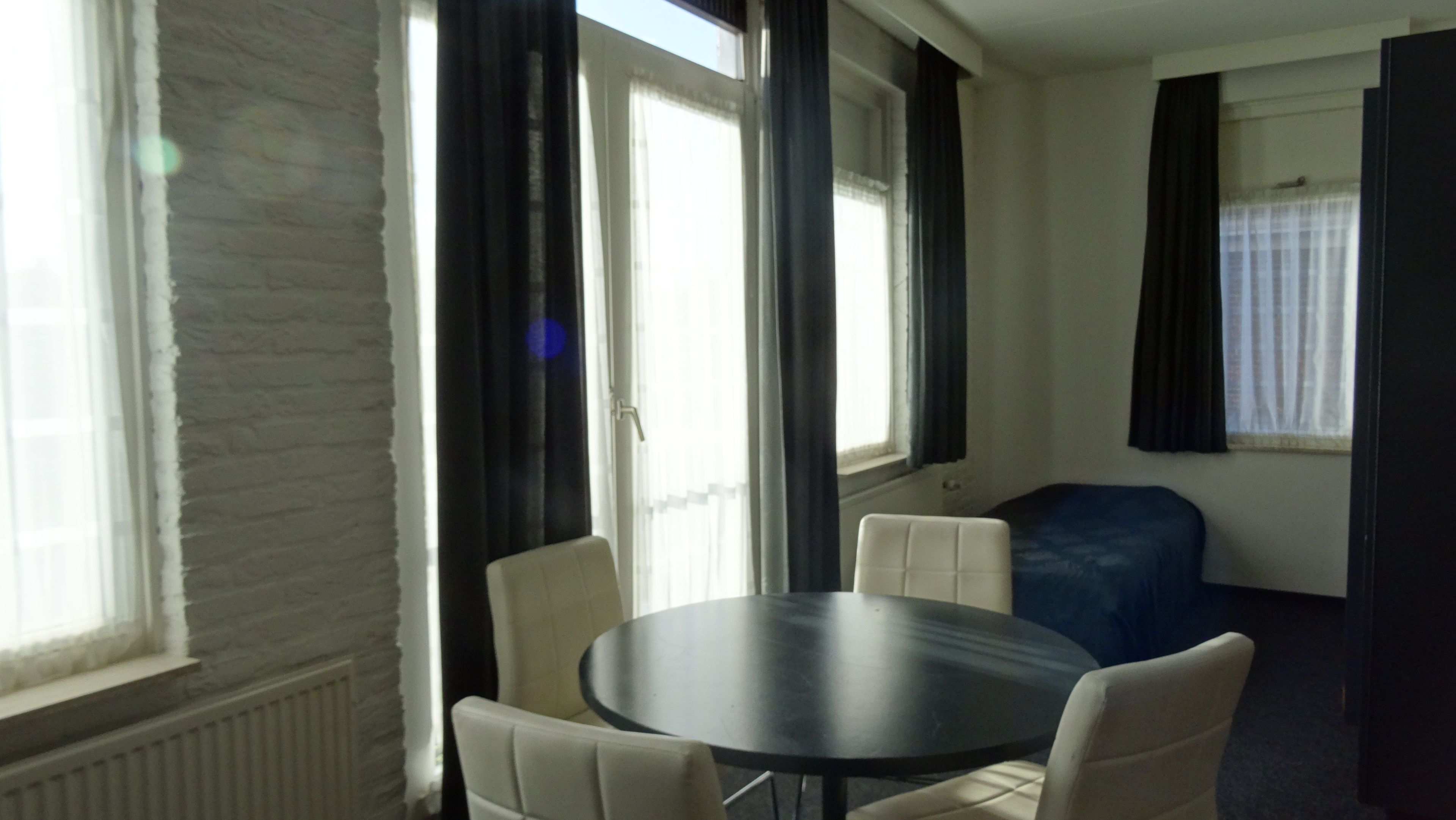 family room | desk, cots/infant beds, rollaway beds, free wifi