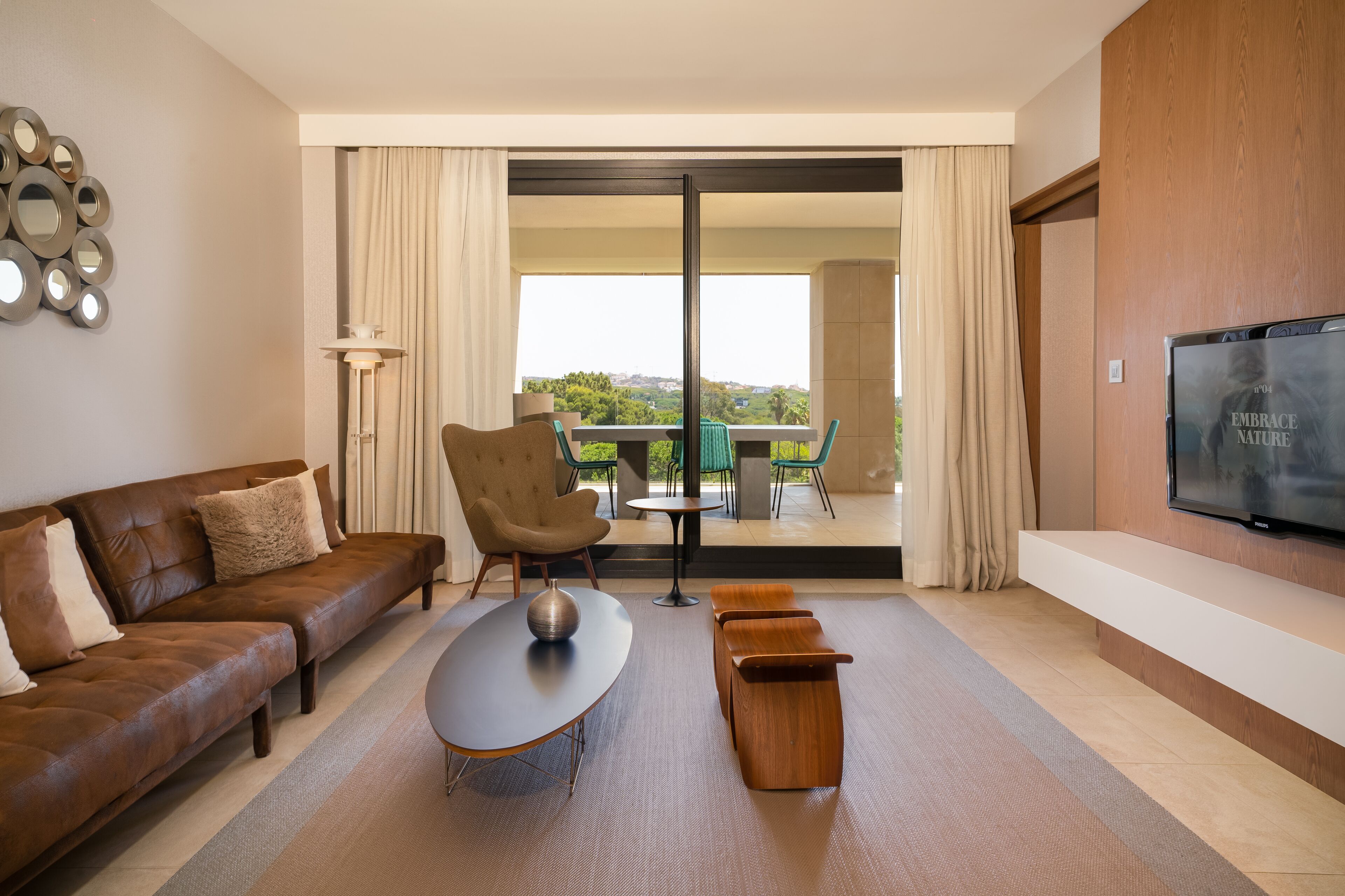 suite oasis | down duvets, minibar, in-room safe, desk