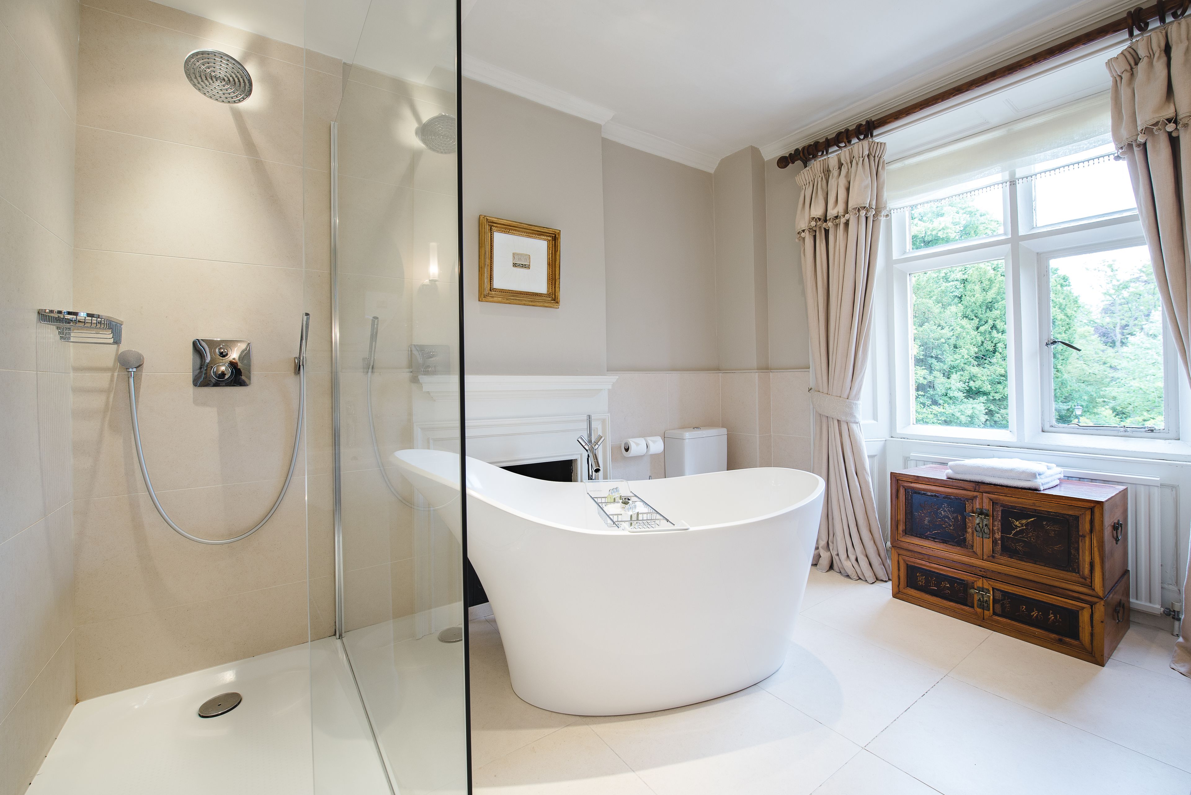 deluxe double room, garden view | bathroom | free toiletries, hair dryer, bathrobes, slippers