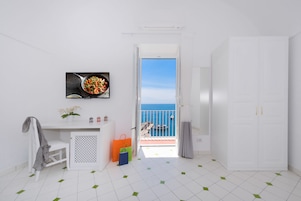 Habitación doble superior, vistas al mar | Balcón