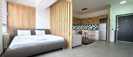 Suite estudio superior, vista a la ciudad | Decoración personalizada y muebles diferentes