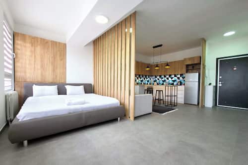 Superior-Studiosuite, Stadtblick | Individuell dekoriert, individuell eingerichtet, Bügeleisen/Bügelbrett