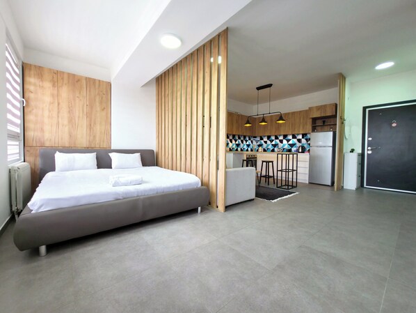 Superior Studio Suite, City View