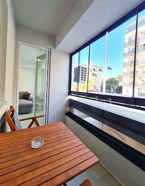 Superior Apartment, 2 Bedrooms, Balcony on Street Anastas Mitrev number 03 | Terrasse/patio