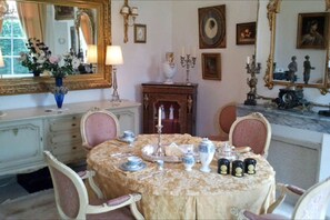 Interior - Chateau du Mesnil (La Vieille-Lyre)
