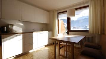 Apartment (Apartment Gopf - 40€ Cleaning Fee) | Desk, free WiFi, bed sheets