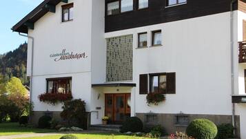 EntrĂ©e de lâhĂ©bergement