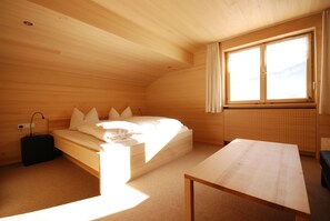 Desk, free WiFi, bed sheets - Gästehaus Meusburger (Bezau)