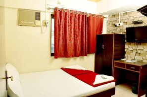 Free rollaway beds, free WiFi